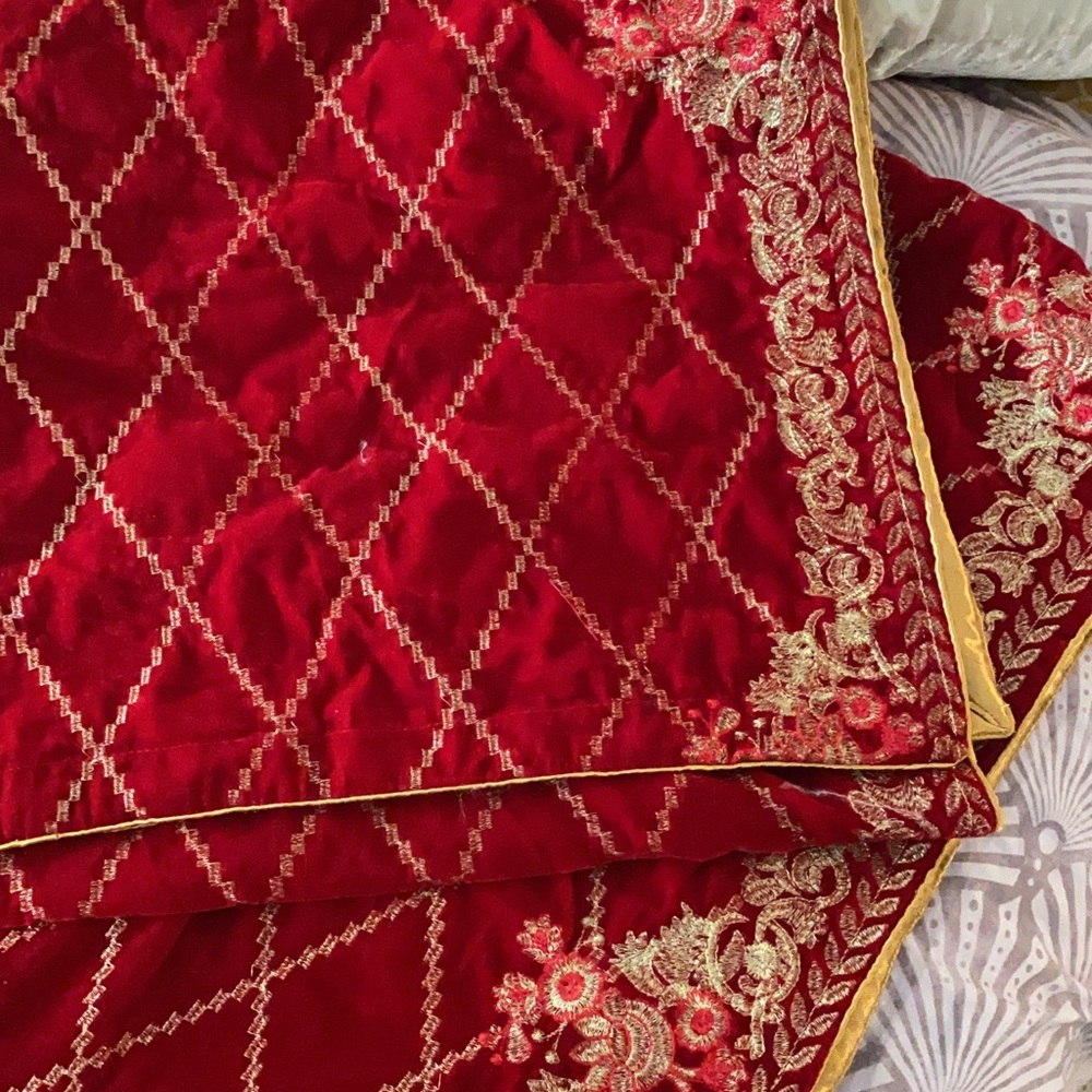 Welvet shawl